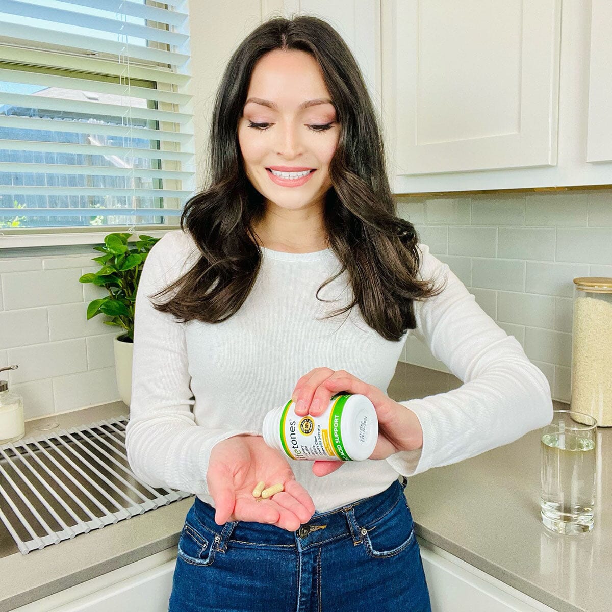 Buy 6 Uric Acid Support Capsules, Get A Free Tincture & Supplement Case